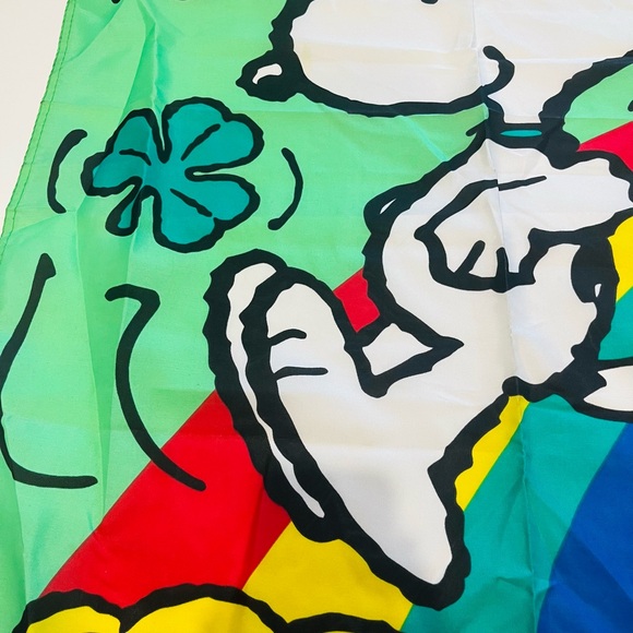 Snoopy St. Patrick's Day Vintage Rainbow Pot of Gold Shamrock Flag 41" x 29" - Picture 10 of 14